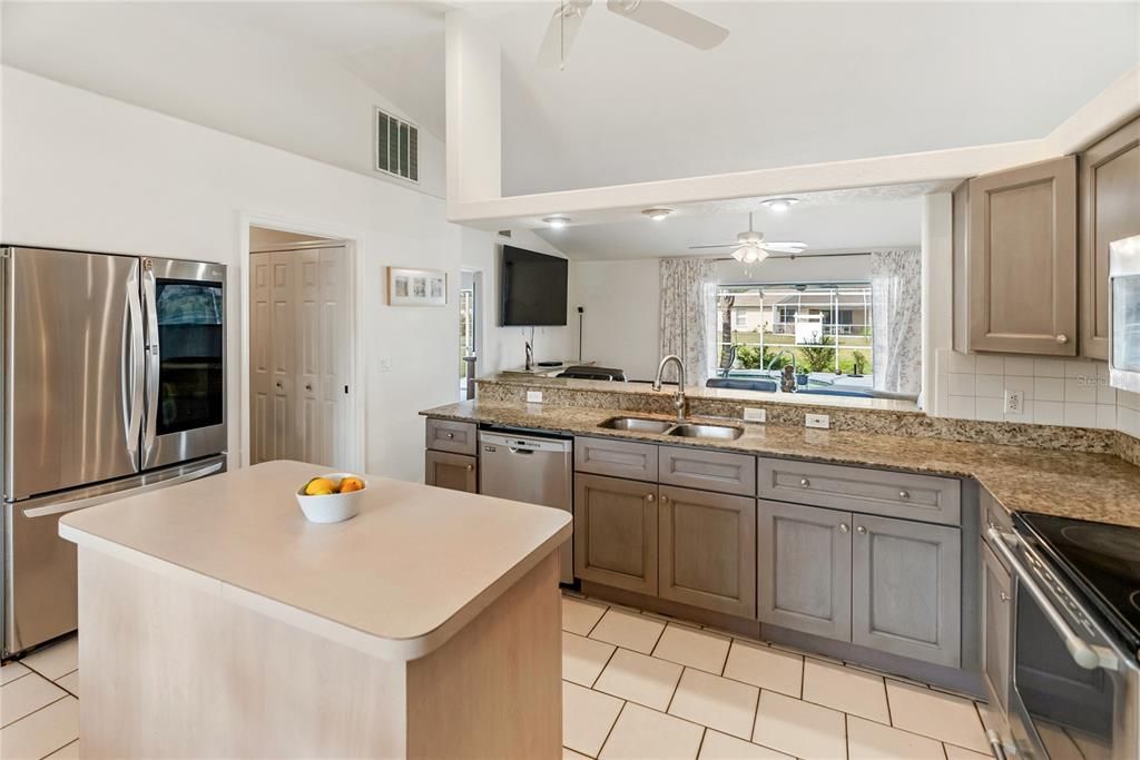 For Sale: $344,000 (3 beds, 2 baths, 1599 Square Feet)
