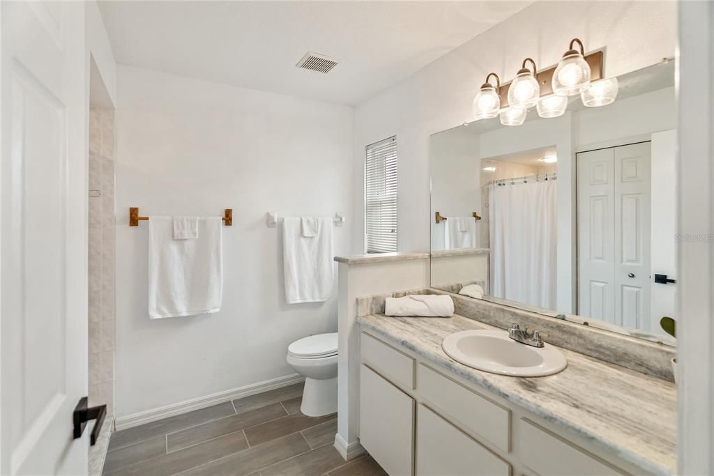 For Sale: $344,000 (3 beds, 2 baths, 1599 Square Feet)