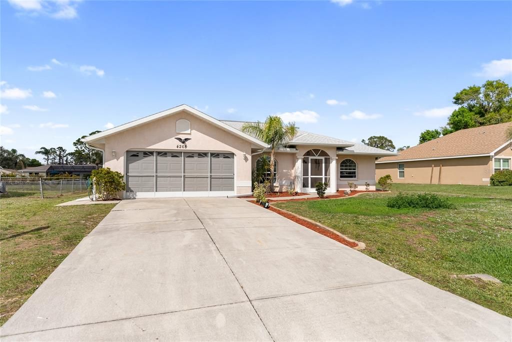 For Sale: $344,000 (3 beds, 2 baths, 1599 Square Feet)