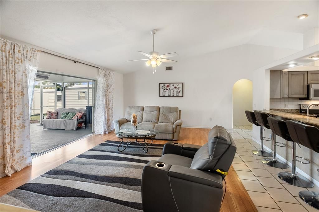 For Sale: $344,000 (3 beds, 2 baths, 1599 Square Feet)