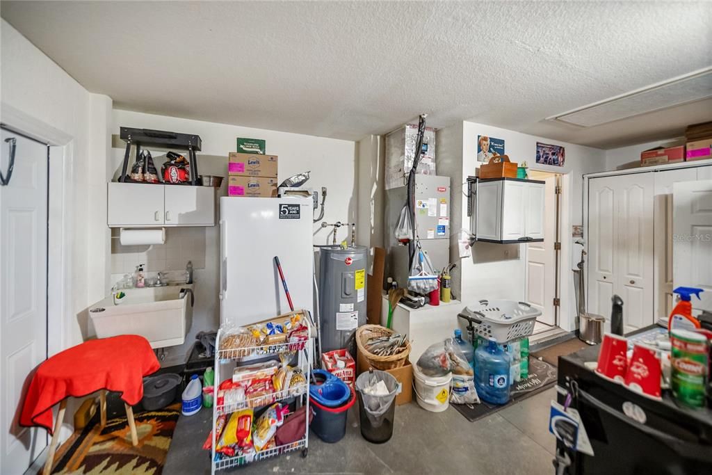 For Sale: $344,000 (3 beds, 2 baths, 1599 Square Feet)