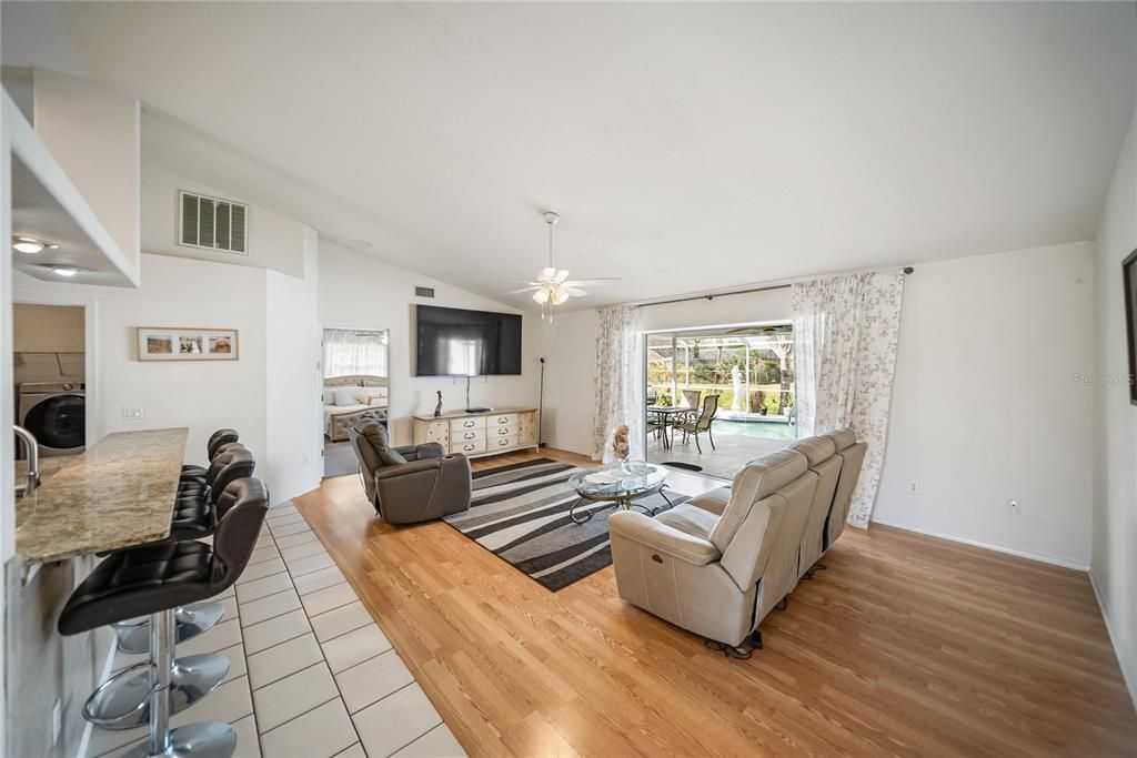 For Sale: $344,000 (3 beds, 2 baths, 1599 Square Feet)