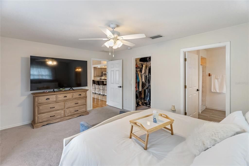 For Sale: $344,000 (3 beds, 2 baths, 1599 Square Feet)