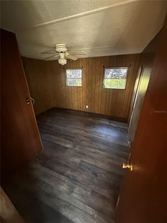 For Sale: $64,000 (3 beds, 1 baths, 997 Square Feet)