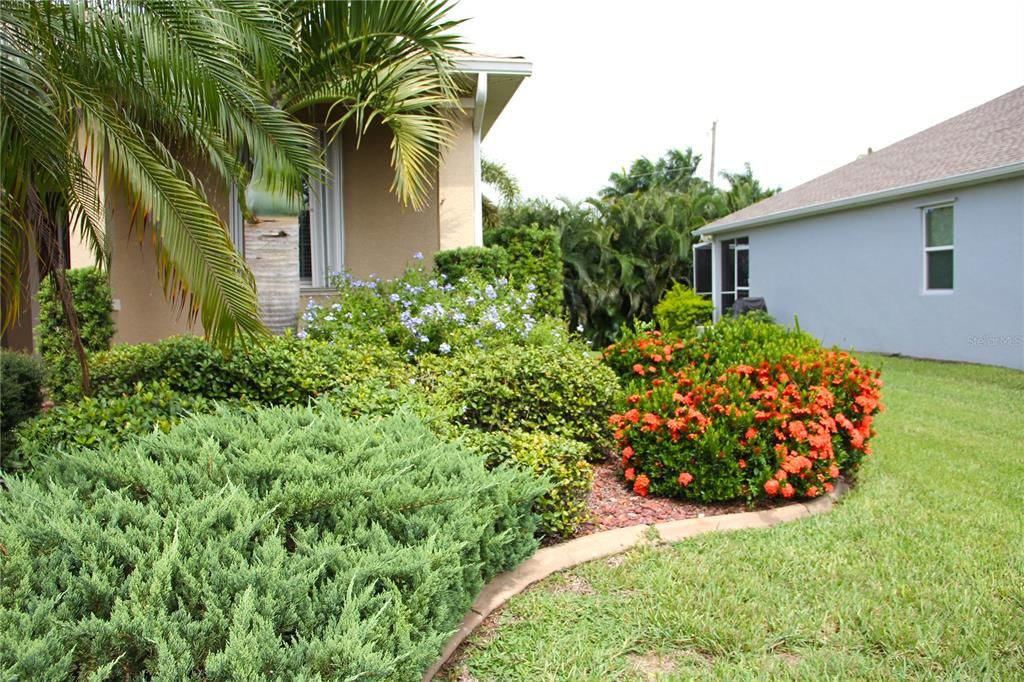 For Sale: $290,000 (3 beds, 2 baths, 1402 Square Feet)