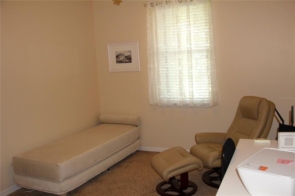 For Sale: $290,000 (3 beds, 2 baths, 1402 Square Feet)