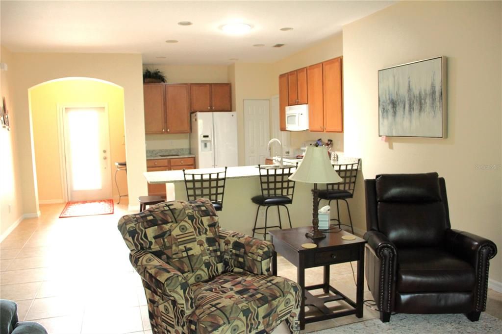 For Sale: $290,000 (3 beds, 2 baths, 1402 Square Feet)