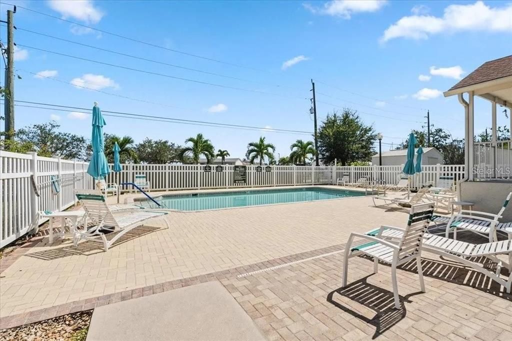 For Sale: $290,000 (3 beds, 2 baths, 1402 Square Feet)