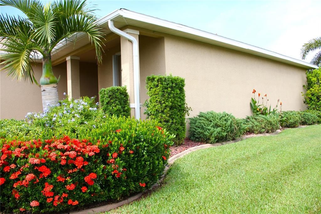 For Sale: $290,000 (3 beds, 2 baths, 1402 Square Feet)