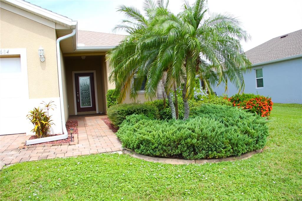 For Sale: $290,000 (3 beds, 2 baths, 1402 Square Feet)