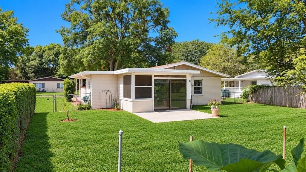 For Sale: $179,000 (2 beds, 1 baths, 784 Square Feet)