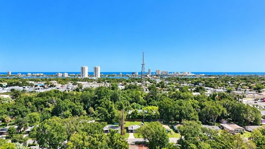 For Sale: $179,000 (2 beds, 1 baths, 784 Square Feet)