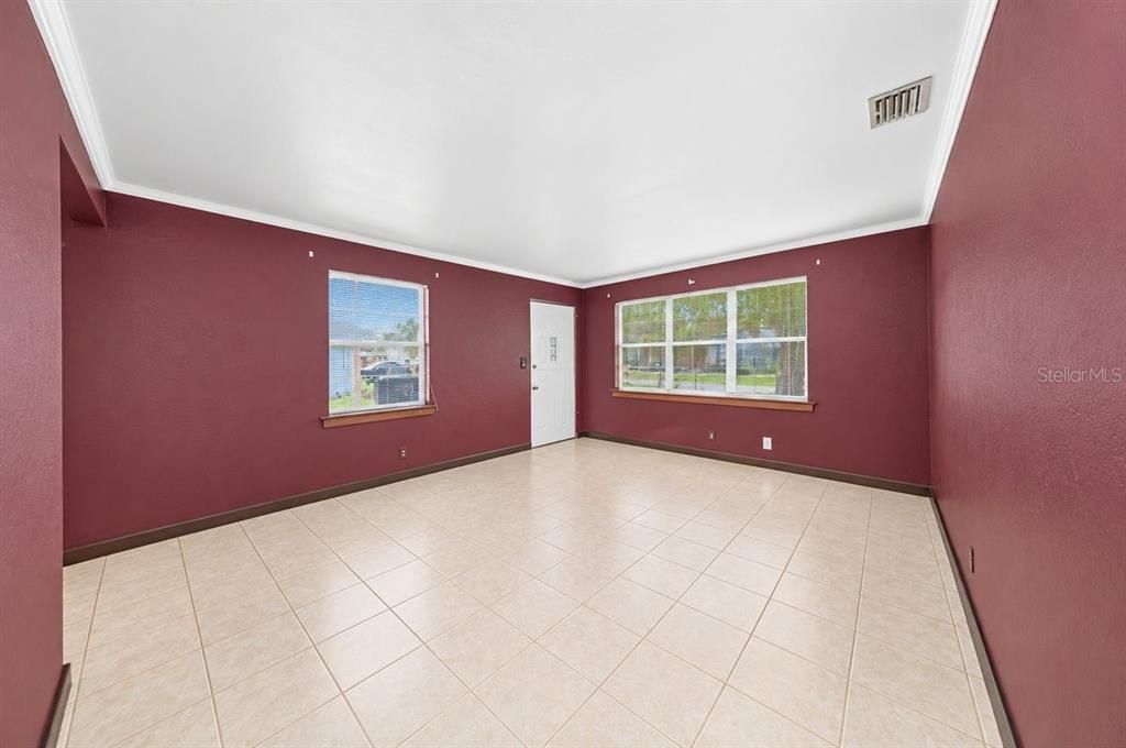 For Sale: $179,000 (2 beds, 1 baths, 784 Square Feet)