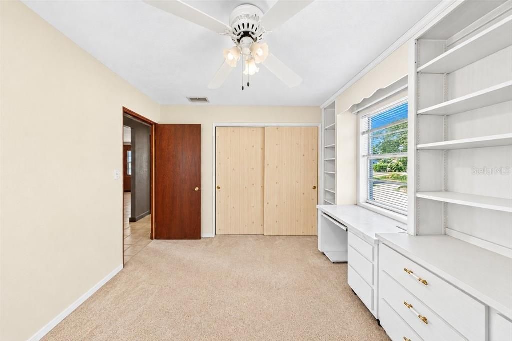 For Sale: $179,000 (2 beds, 1 baths, 784 Square Feet)