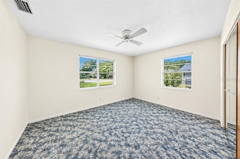 For Sale: $179,000 (2 beds, 1 baths, 784 Square Feet)