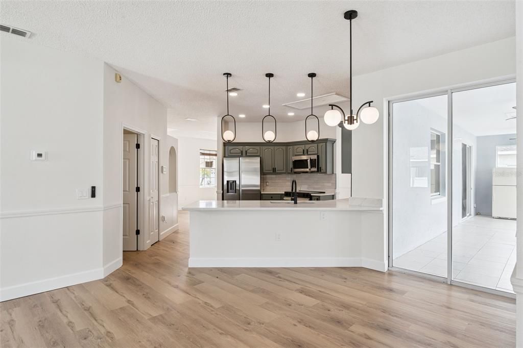 For Sale: $349,900 (3 beds, 2 baths, 1876 Square Feet)