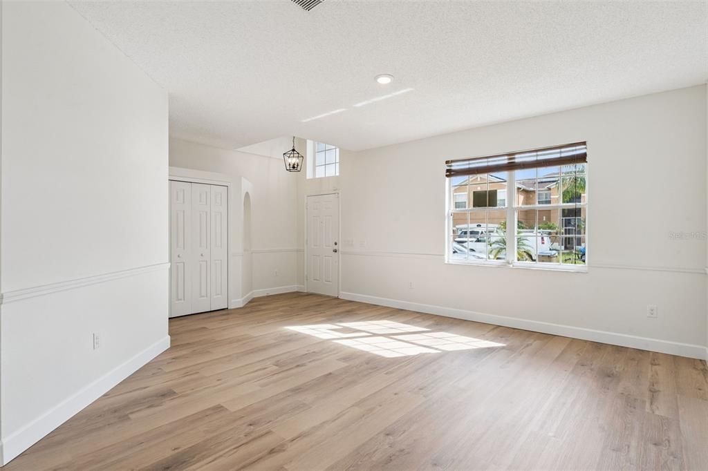 For Sale: $349,900 (3 beds, 2 baths, 1876 Square Feet)