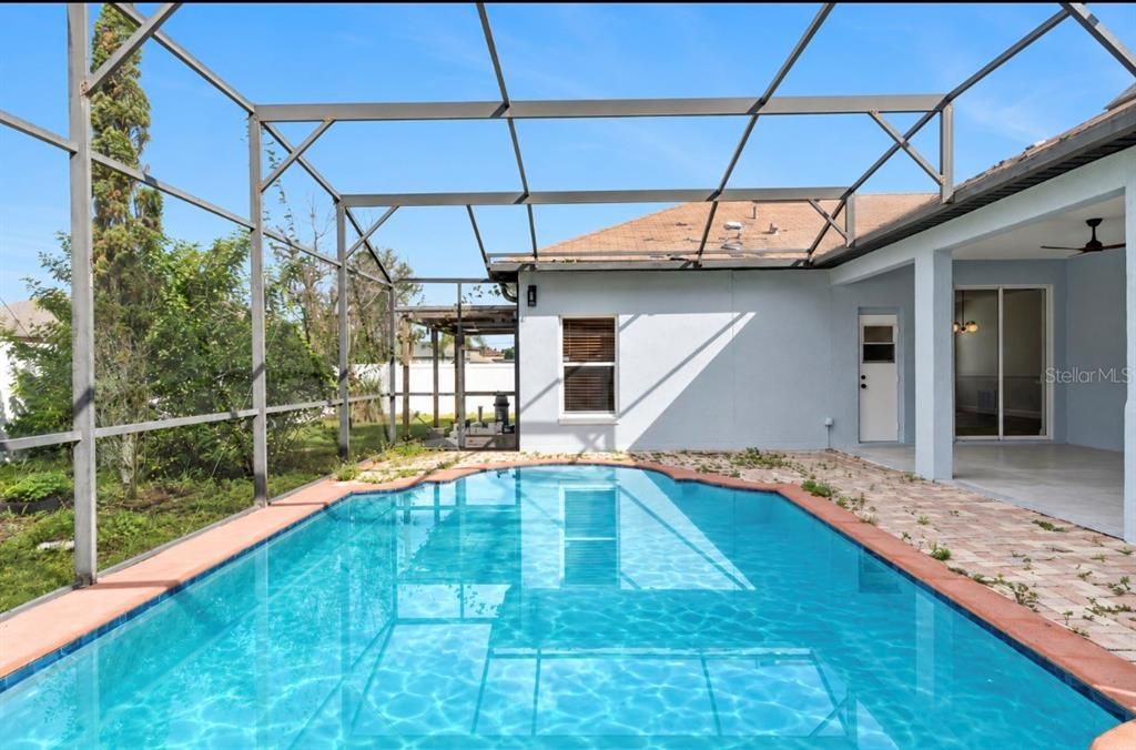 For Sale: $349,900 (3 beds, 2 baths, 1876 Square Feet)