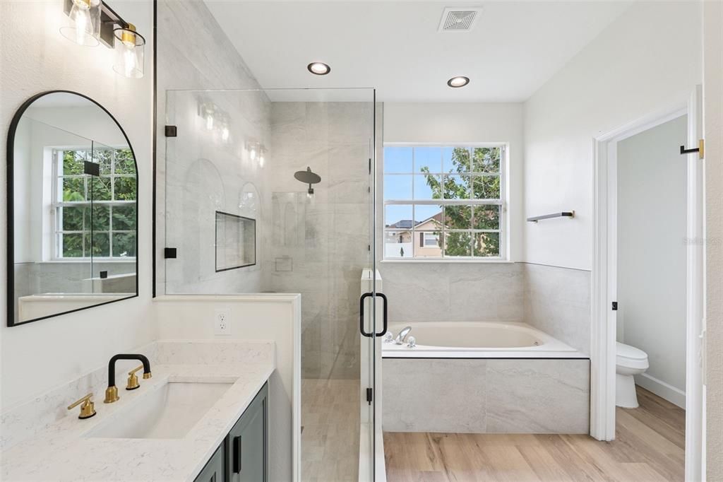 For Sale: $349,900 (3 beds, 2 baths, 1876 Square Feet)