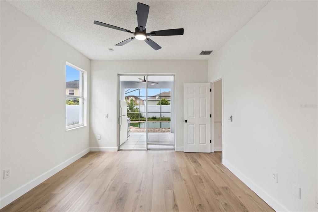 For Sale: $349,900 (3 beds, 2 baths, 1876 Square Feet)