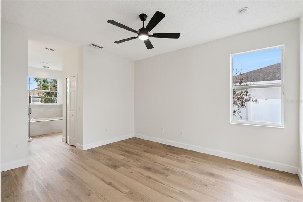 For Sale: $349,900 (3 beds, 2 baths, 1876 Square Feet)