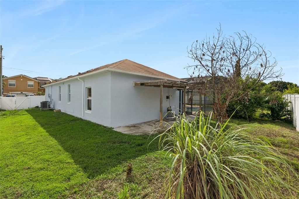 For Sale: $349,900 (3 beds, 2 baths, 1876 Square Feet)
