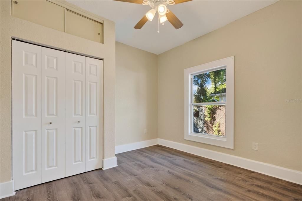 For Sale: $325,000 (3 beds, 1 baths, 880 Square Feet)