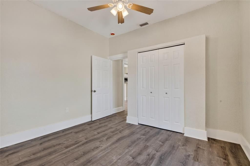 For Sale: $325,000 (3 beds, 1 baths, 880 Square Feet)