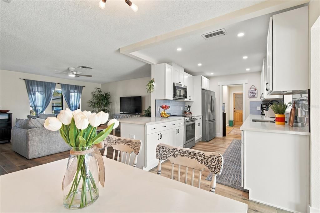 For Sale: $404,000 (3 beds, 2 baths, 1499 Square Feet)