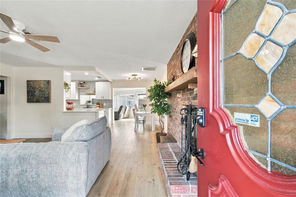 For Sale: $404,000 (3 beds, 2 baths, 1499 Square Feet)