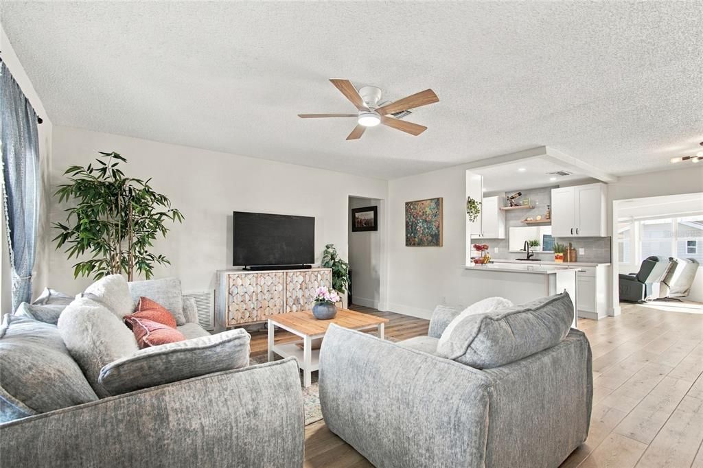 For Sale: $404,000 (3 beds, 2 baths, 1499 Square Feet)