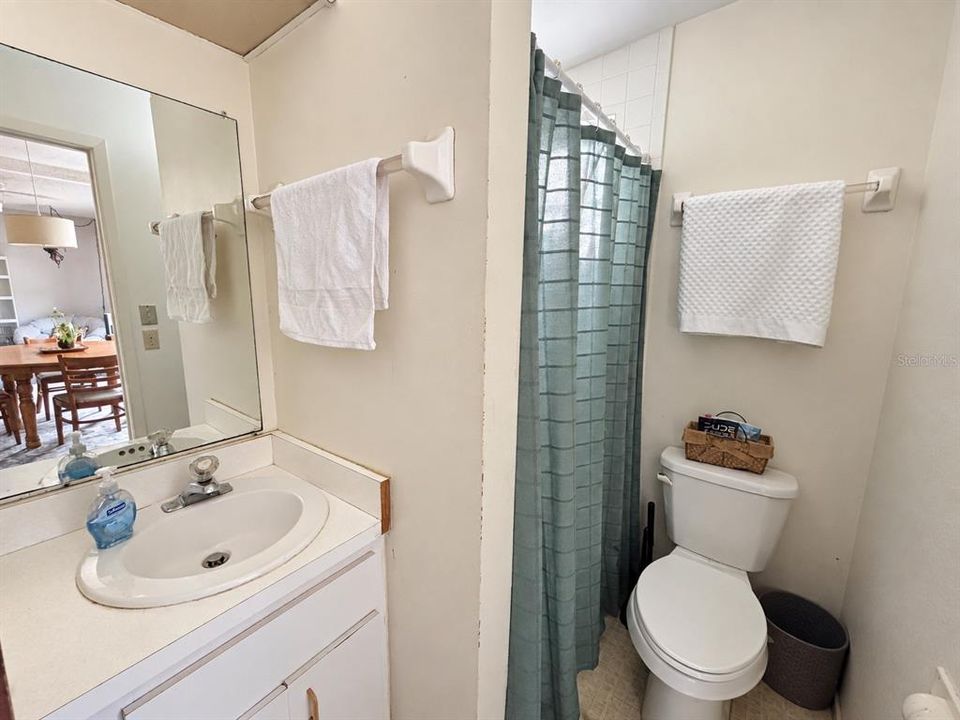 For Sale: $298,000 (2 beds, 2 baths, 1181 Square Feet)