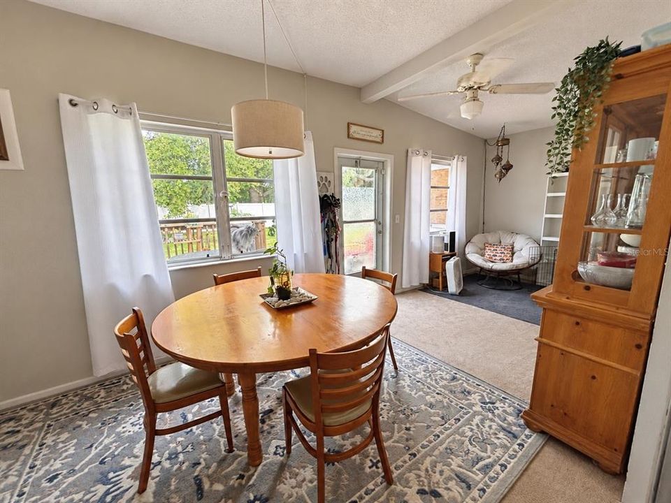 For Sale: $298,000 (2 beds, 2 baths, 1181 Square Feet)
