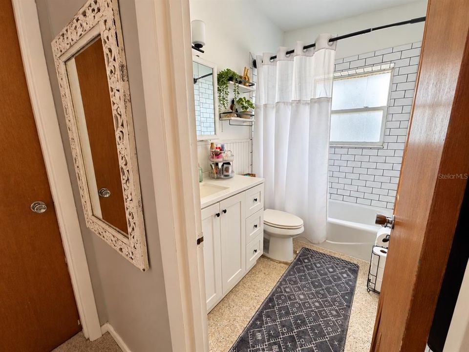 For Sale: $298,000 (2 beds, 2 baths, 1181 Square Feet)