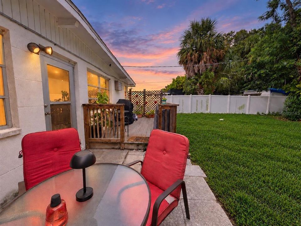 For Sale: $298,000 (2 beds, 2 baths, 1181 Square Feet)