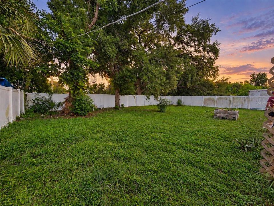 For Sale: $298,000 (2 beds, 2 baths, 1181 Square Feet)