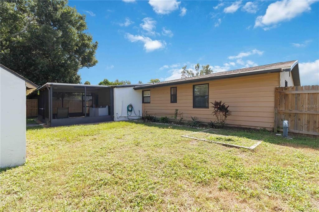 For Sale: $359,000 (4 beds, 2 baths, 1108 Square Feet)