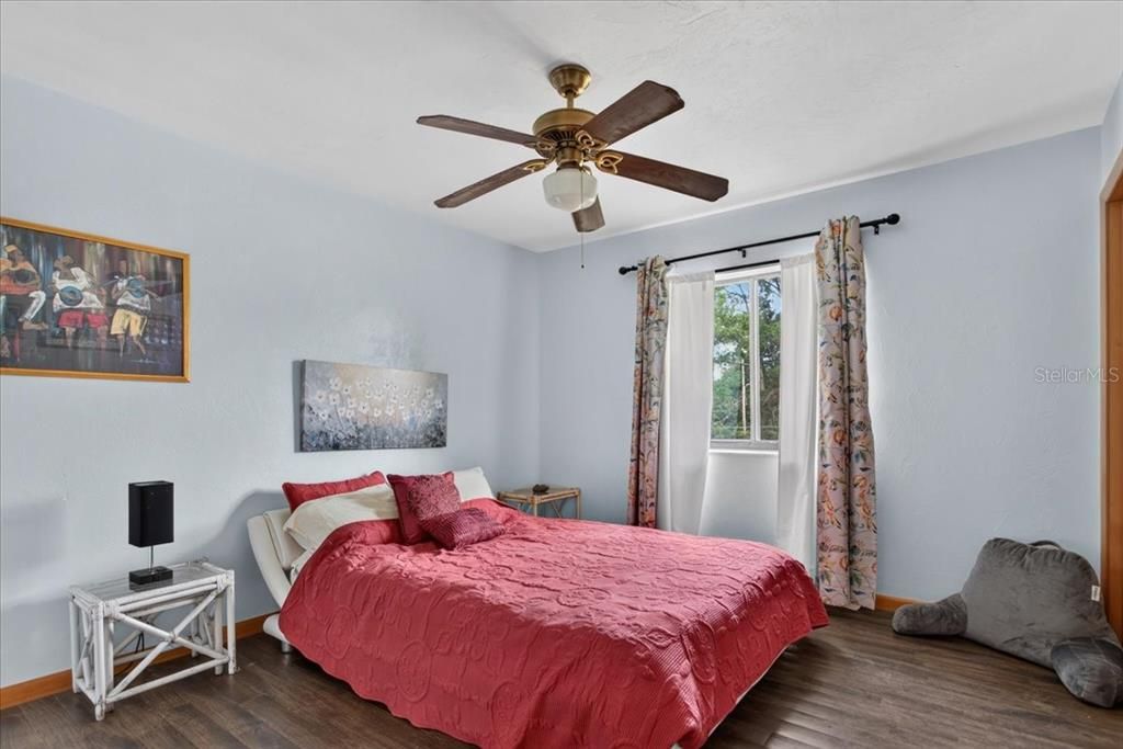 For Sale: $365,000 (3 beds, 2 baths, 1644 Square Feet)