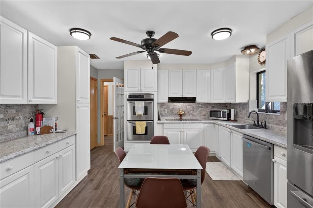 For Sale: $365,000 (3 beds, 2 baths, 1644 Square Feet)