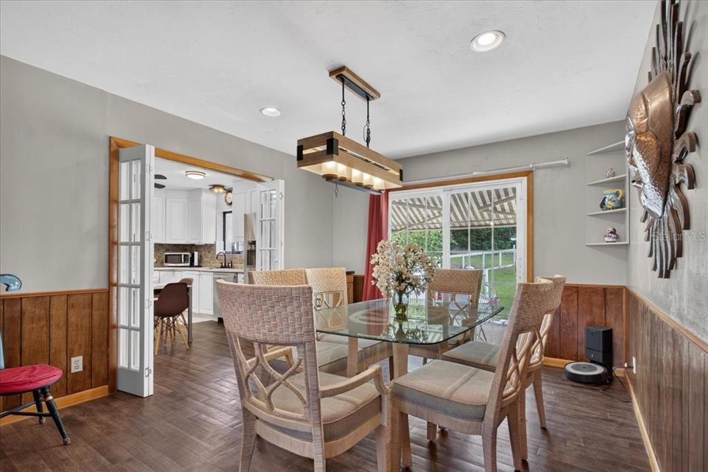 For Sale: $365,000 (3 beds, 2 baths, 1644 Square Feet)