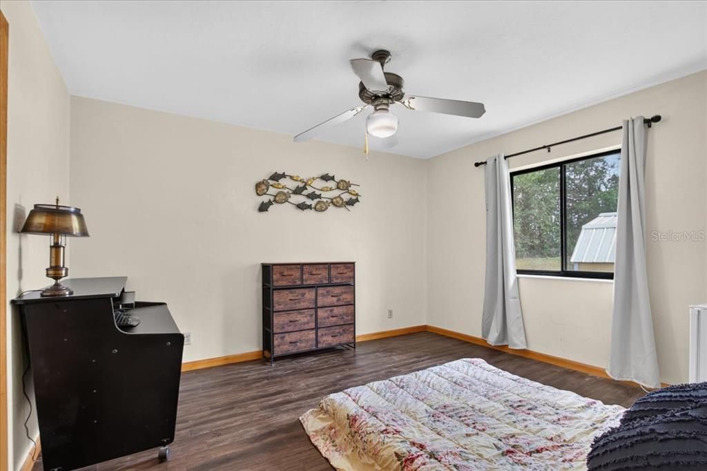 For Sale: $365,000 (3 beds, 2 baths, 1644 Square Feet)