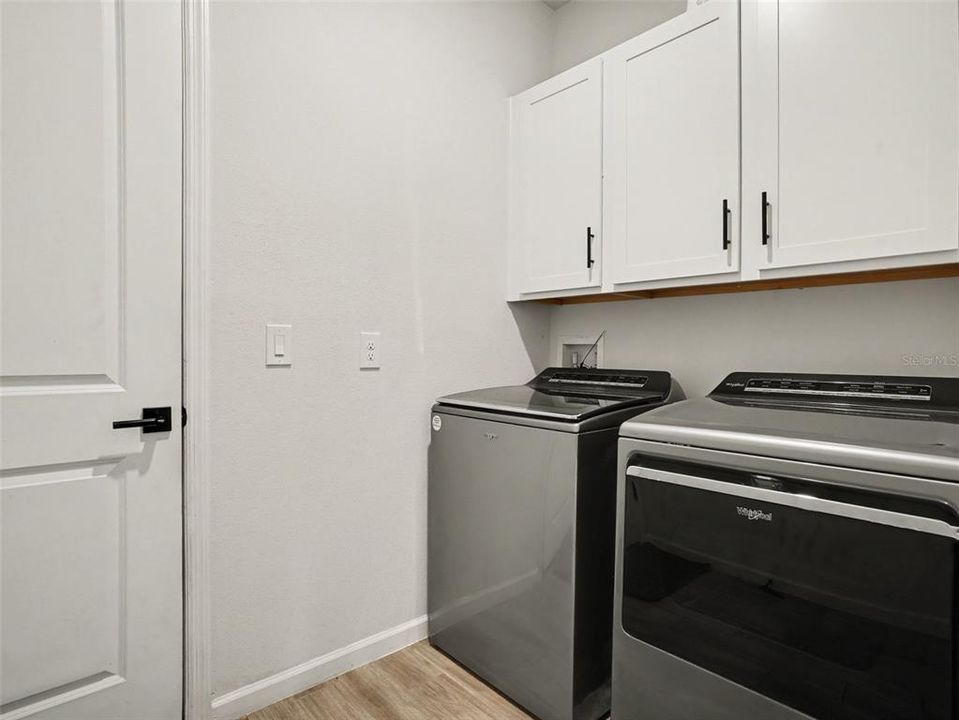 На продажу: $369,900 (4 спален, 2 ванн, 2000 Квадратных фут)