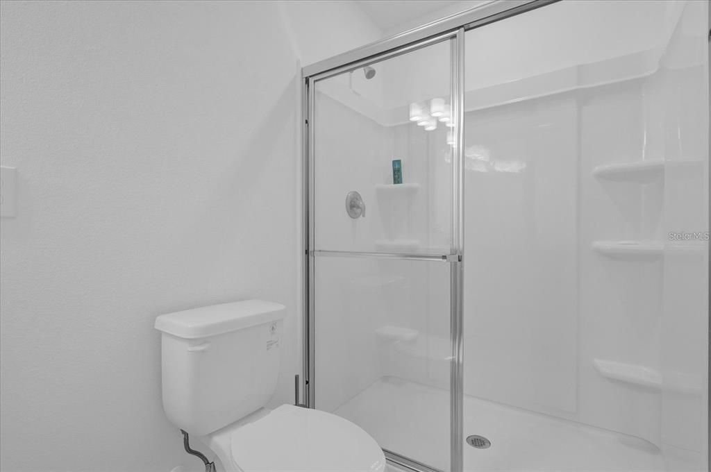 For Rent: $2,000 (3 beds, 2 baths, 1275 Square Feet)