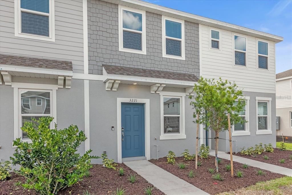 For Rent: $2,000 (3 beds, 2 baths, 1275 Square Feet)