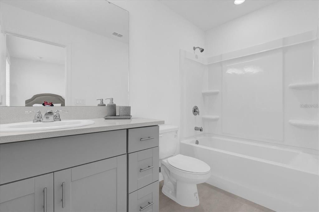 For Rent: $2,000 (3 beds, 2 baths, 1275 Square Feet)
