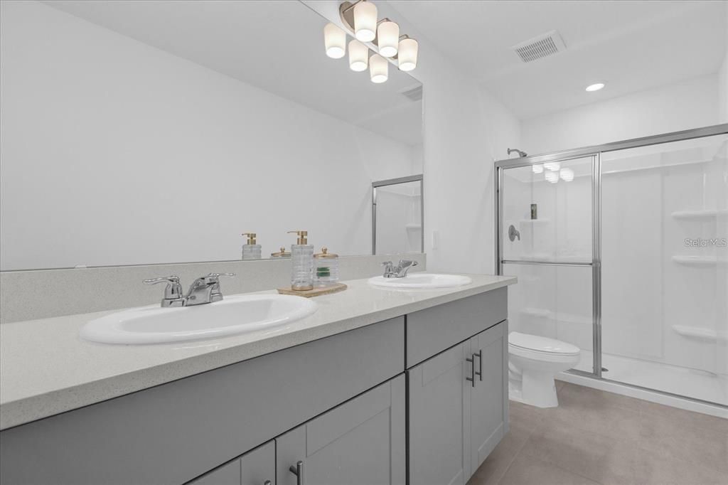 For Rent: $2,000 (3 beds, 2 baths, 1275 Square Feet)