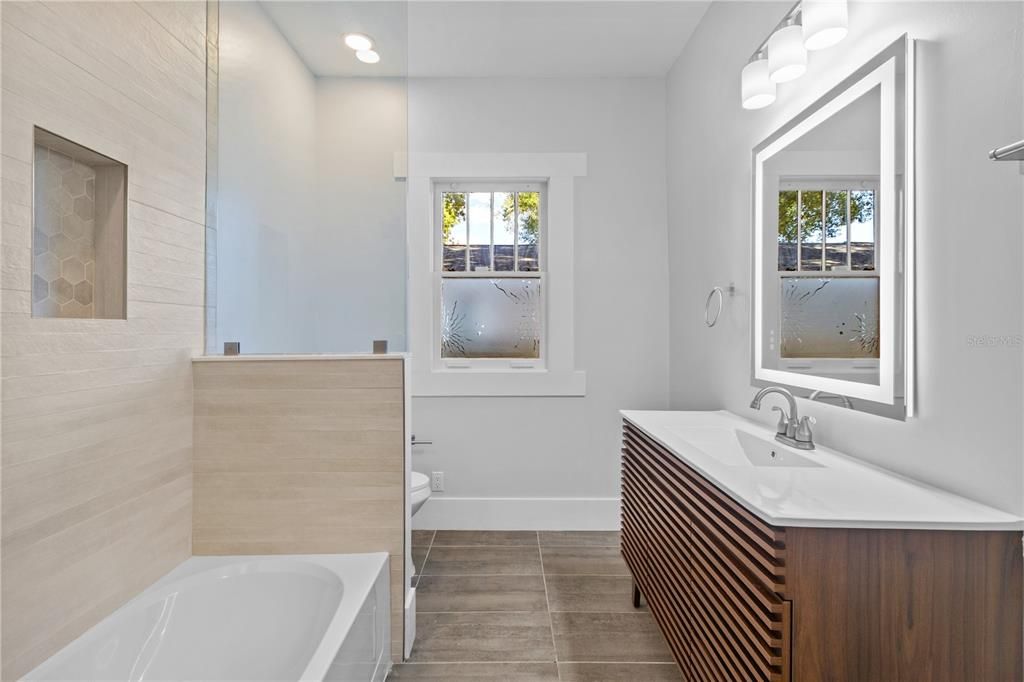 На продажу: $449,900 (3 спален, 3 ванн, 1080 Квадратных фут)
