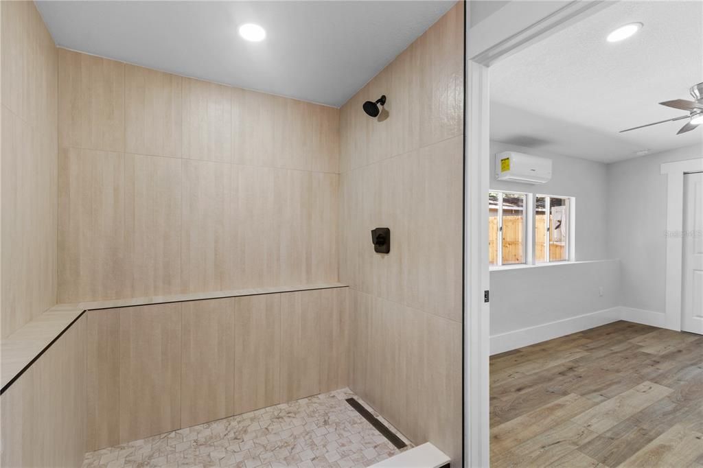 На продажу: $449,900 (3 спален, 3 ванн, 1080 Квадратных фут)
