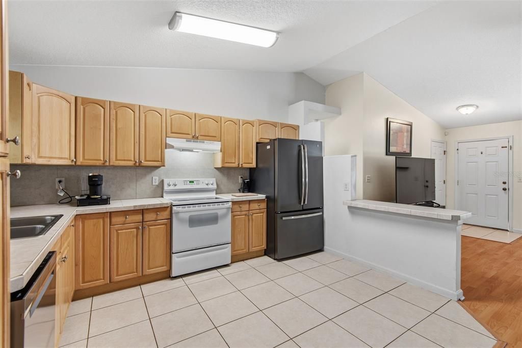 For Sale: $265,000 (3 beds, 2 baths, 1256 Square Feet)