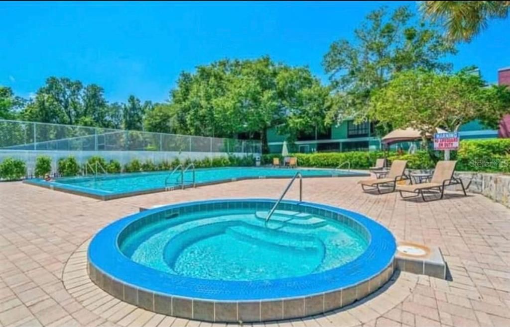For Sale: $199,000 (2 beds, 2 baths, 1139 Square Feet)